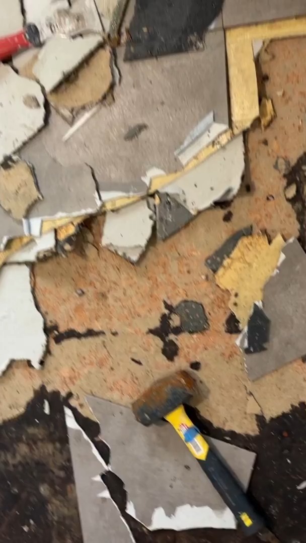 We&rsquo;re peeling back 4 layers of old flooring&mdash;one on top of another&mdash;and transforming it all into beautiful new tile! 🛠️✨

You won&rsquo;t want to miss how we removed it all and brought this floor back to life. Stay tuned for Part II!

Click the link in our bio to visit our website and schedule a free estimate or to learn more.
https://tinyurl.com/ftprntsflrsfrfx


