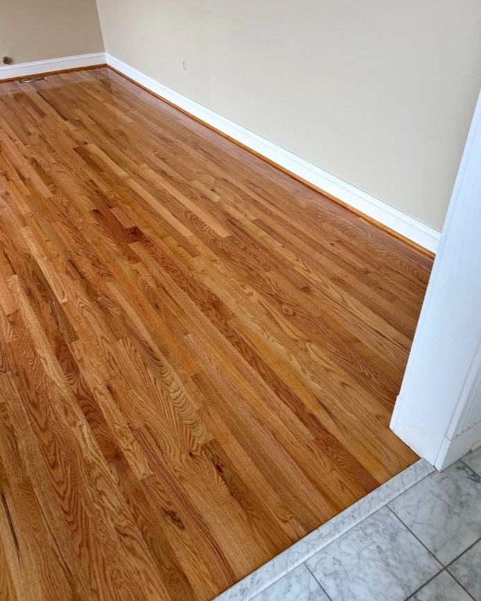 See the entirety of our client's living room flooring, newly refinished by the Footprints team in Great Falls, VA✨

A fresh finish enhances wood&rsquo;s natural beauty and adds a durable protective layer to withstand everyday wear. This cost-effective process revives tired floors and restores their shine, strength, and style.

For squeaky clean results and glowing service, reach out to our team: https://tinyurl.com/ftprntsflrsfrfx

