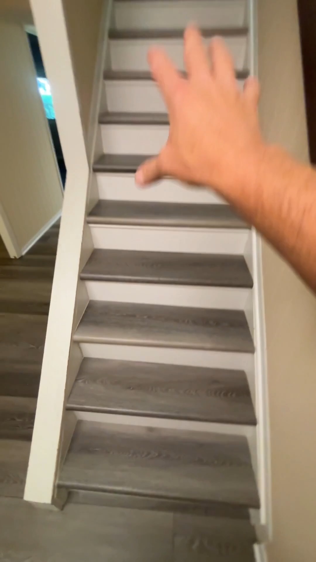 One great project deserves another! 

After loving their upstairs transformation, our happy homeowner trusted us again to give their main level a fresh new look! And the best part? Another 5-star experience! ⭐⭐⭐⭐⭐

Thank you for your continued trust in Footprints Floors of Fairfax. Your satisfaction is our greatest reward! ❤️👍

Start your own project today: https://tinyurl.com/ftprntsflrsfrfx

