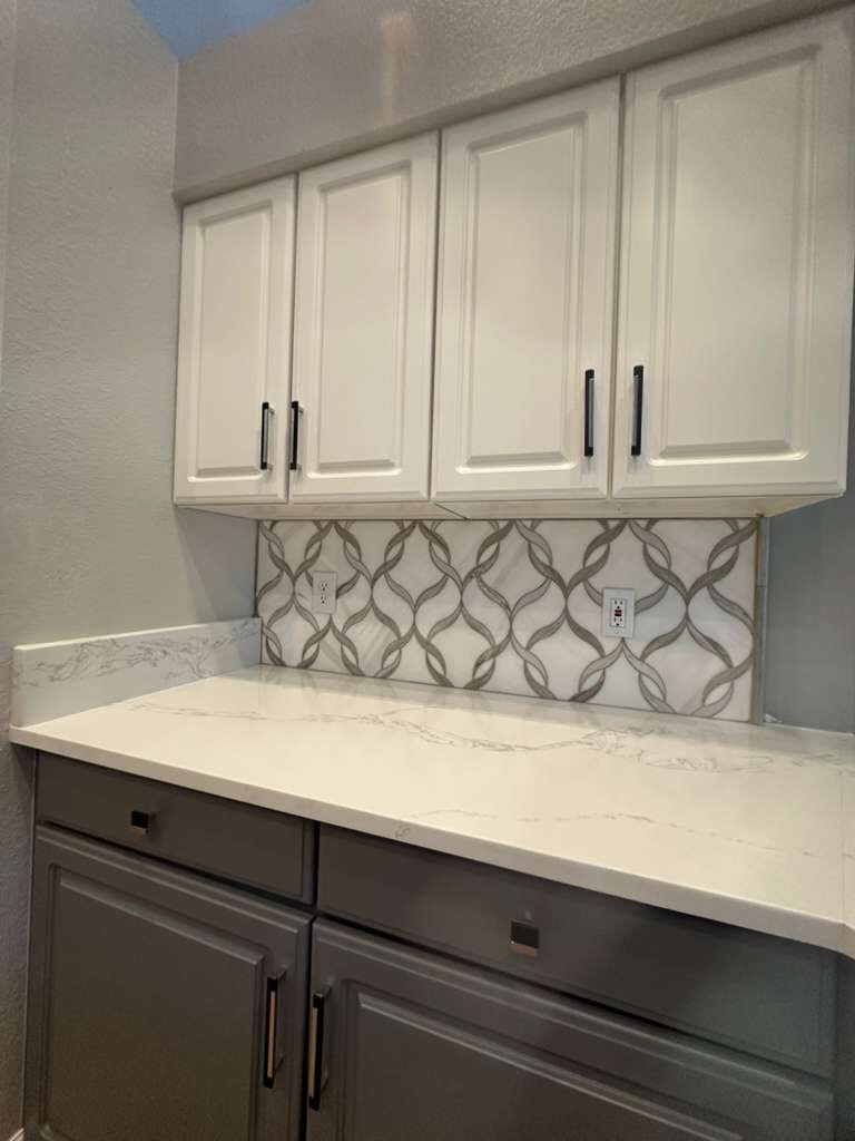 New backsplash installed in Silver Springs today. We love it but more importantly our client loved it too! 😍