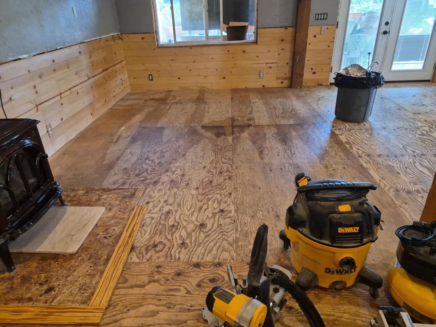Wanting to warm up your space? Love natural looking wood? Here at Footprints Floors of Northern Utah we can help you bring your vision to life and bring comfort to your home or business.