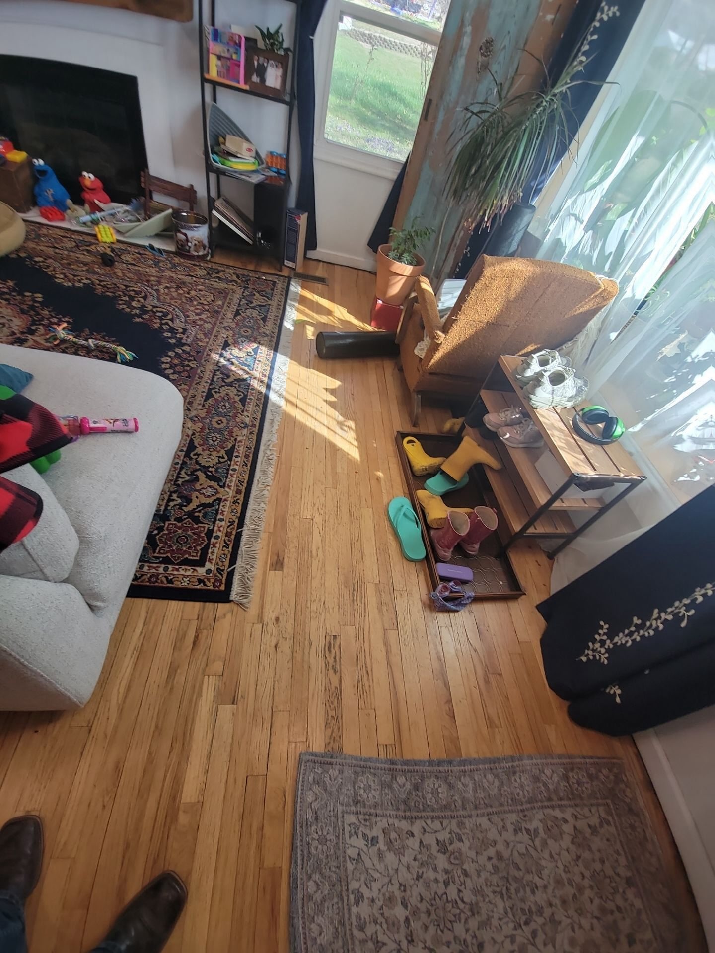 You don&rsquo;t always need new floors&mdash;you just need the right team. From worn to wow, this hardwood refinishing project showcases the beauty that&rsquo;s been there all along. Great craftsmanship by Footprints Floors of Northern Utah. 🪵✨