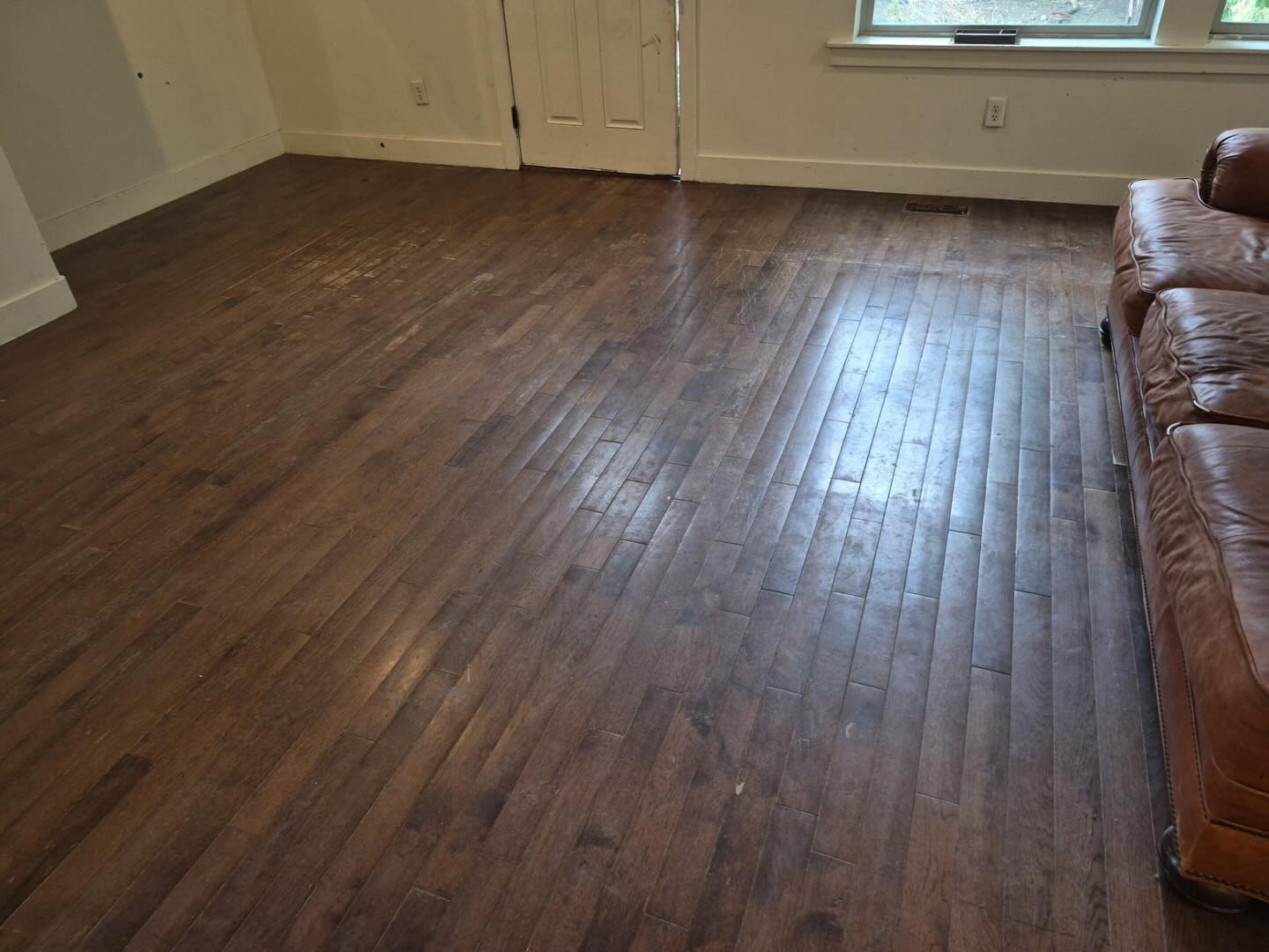 Planning on selling your home? Here at Footprints Floors of Northern Utah we are here to help you get your space looking ready and neat for  listing photos and showings. Contact us today and we be glad to help you with your project.