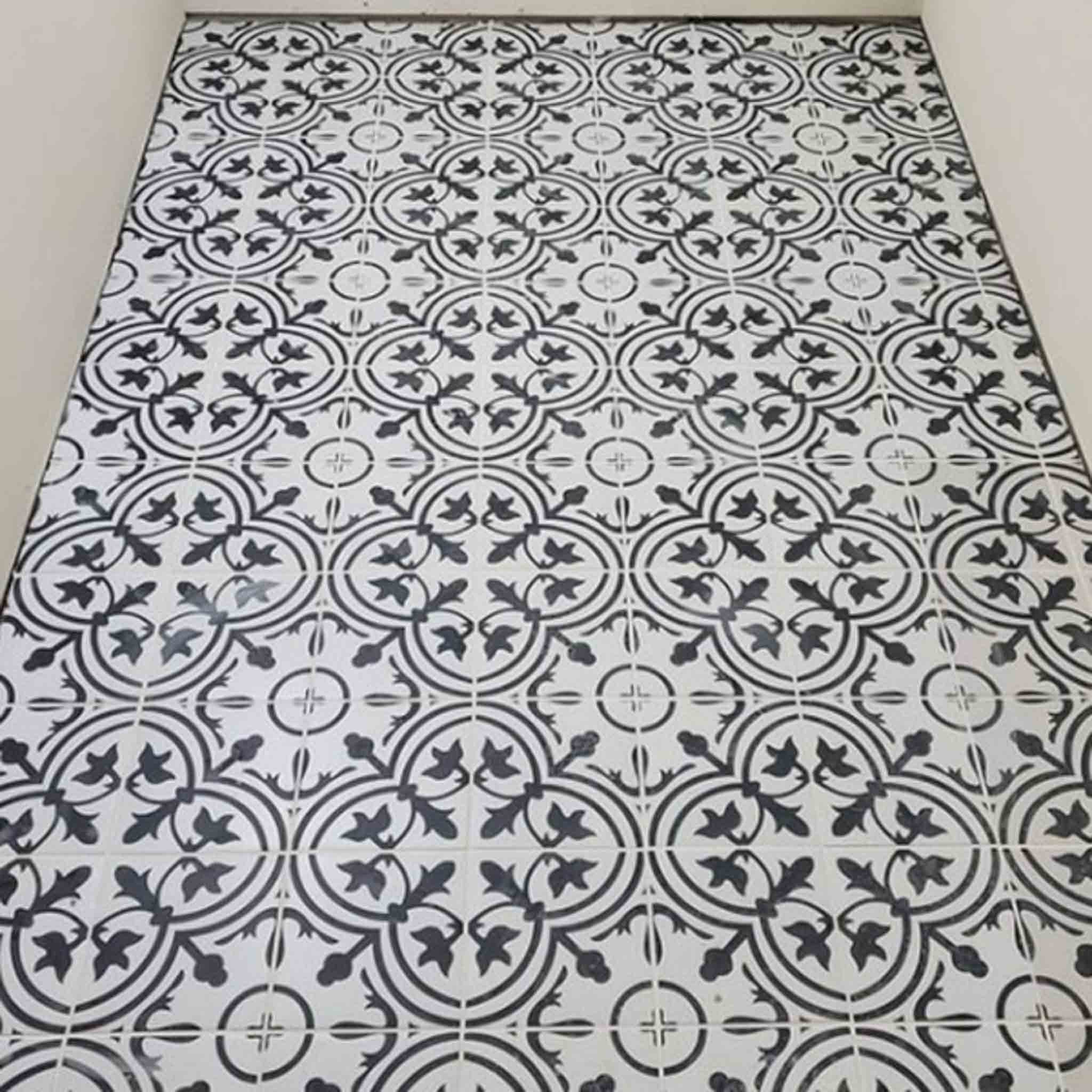 Black and white tile done by Footprints Floors of the MidSouth.